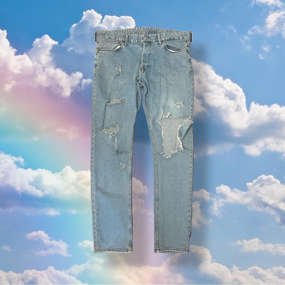 &DENIM BY H&M SLIM LOW WAIST BLUE LIGHT WASH DISTRESSED JEANS - SZ 36/34